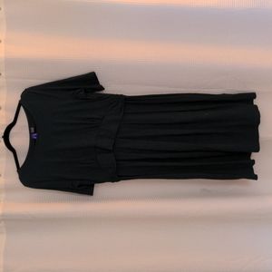 Seraphine emerald green maternity and nursing dress